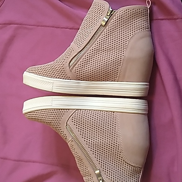 Women's Ccocci  wedge boots size 8.5 and light pink - Picture 5 of 10